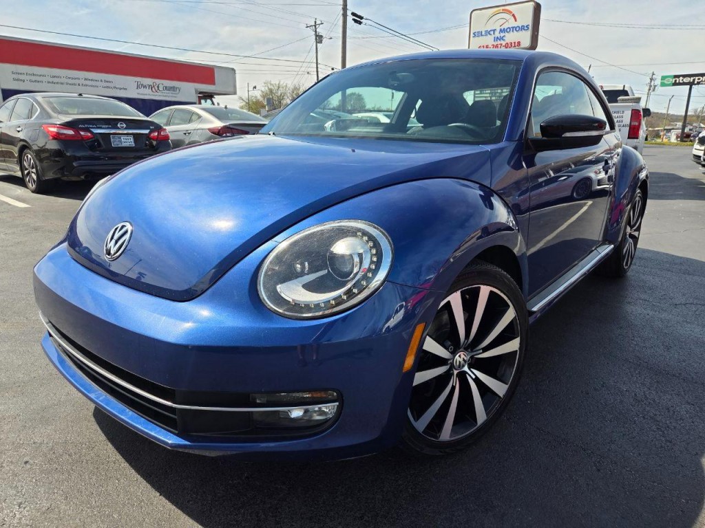 2012 Volkswagen Beetle Image 2