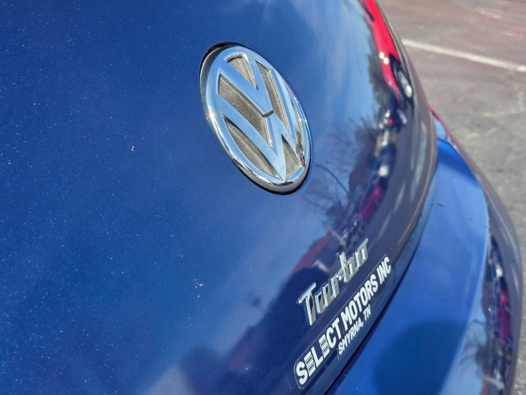 2012 Volkswagen Beetle Image 8