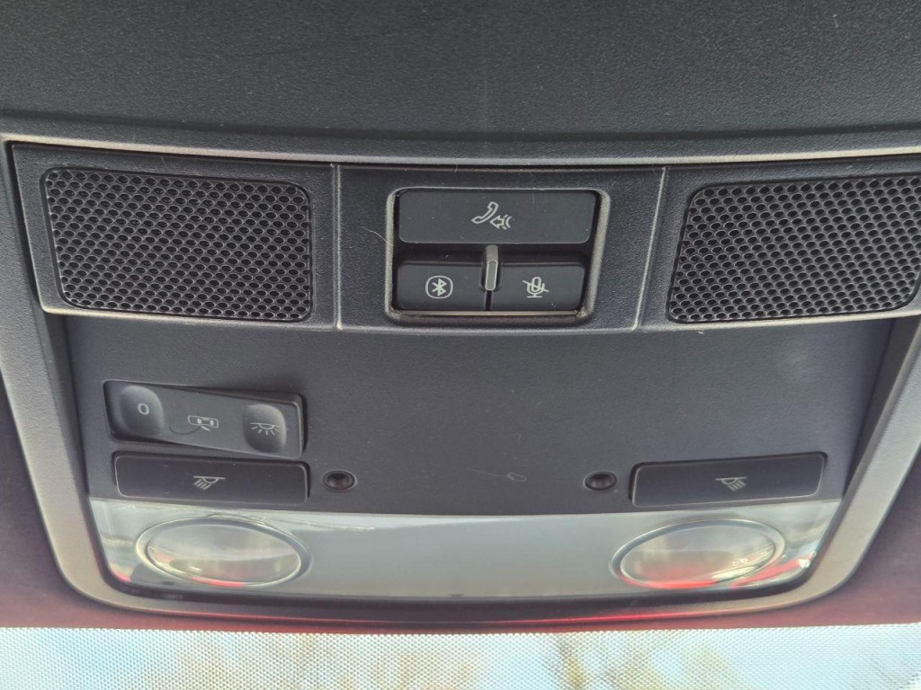 2012 Volkswagen Beetle Image 21