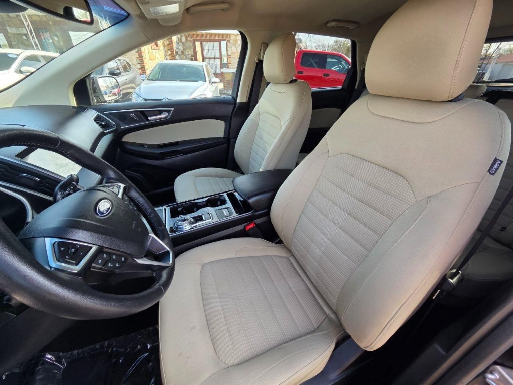 2019 Ford Edge Image 13