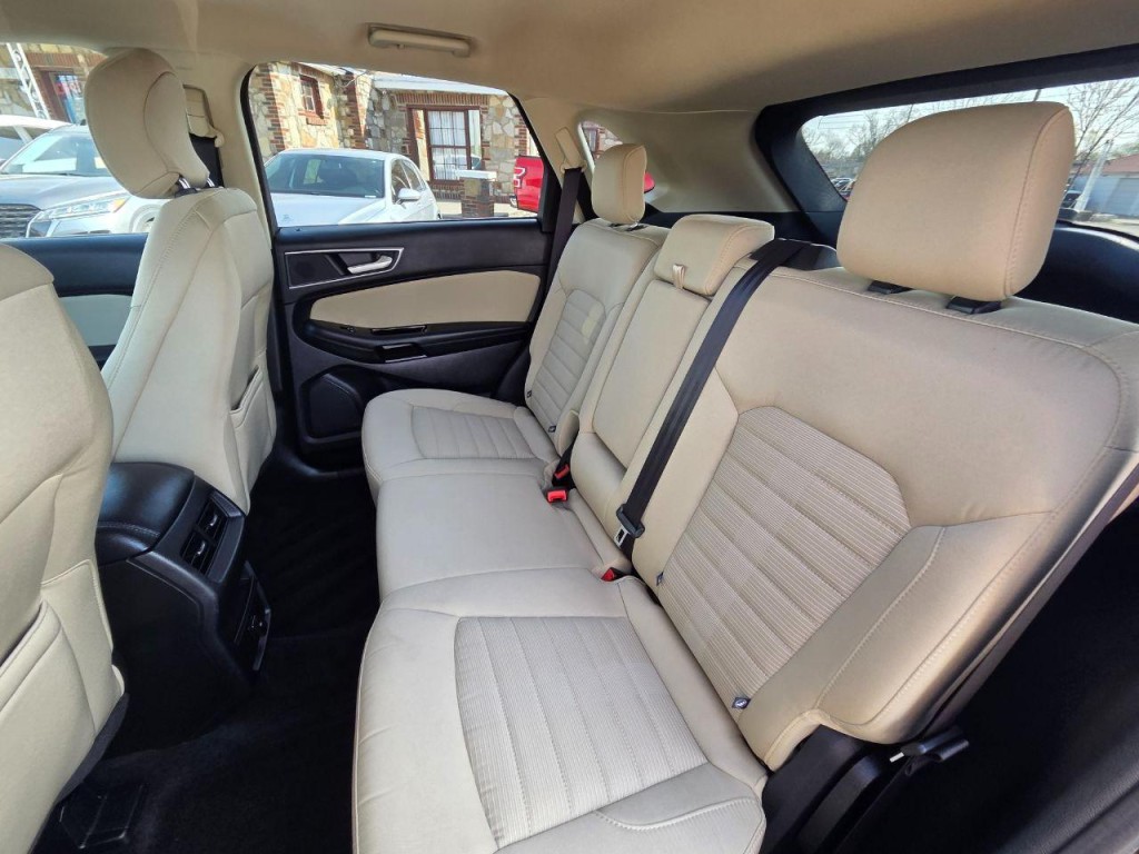2019 Ford Edge Image 14