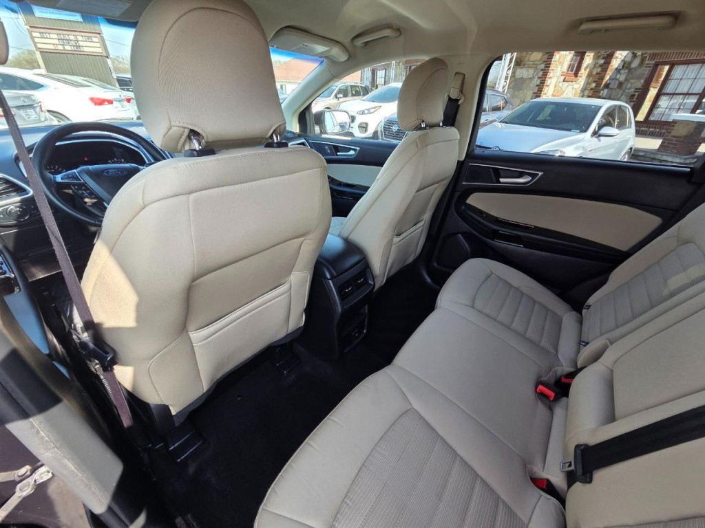 2019 Ford Edge Image 15