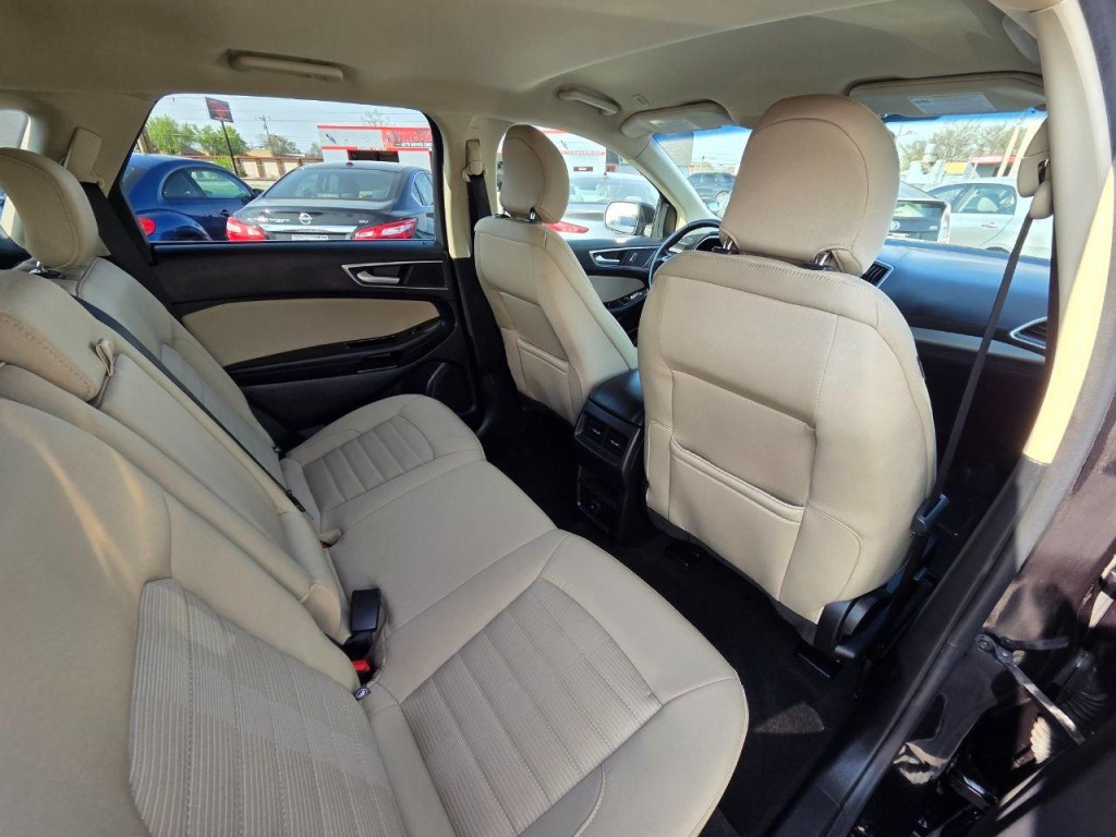 2019 Ford Edge Image 16