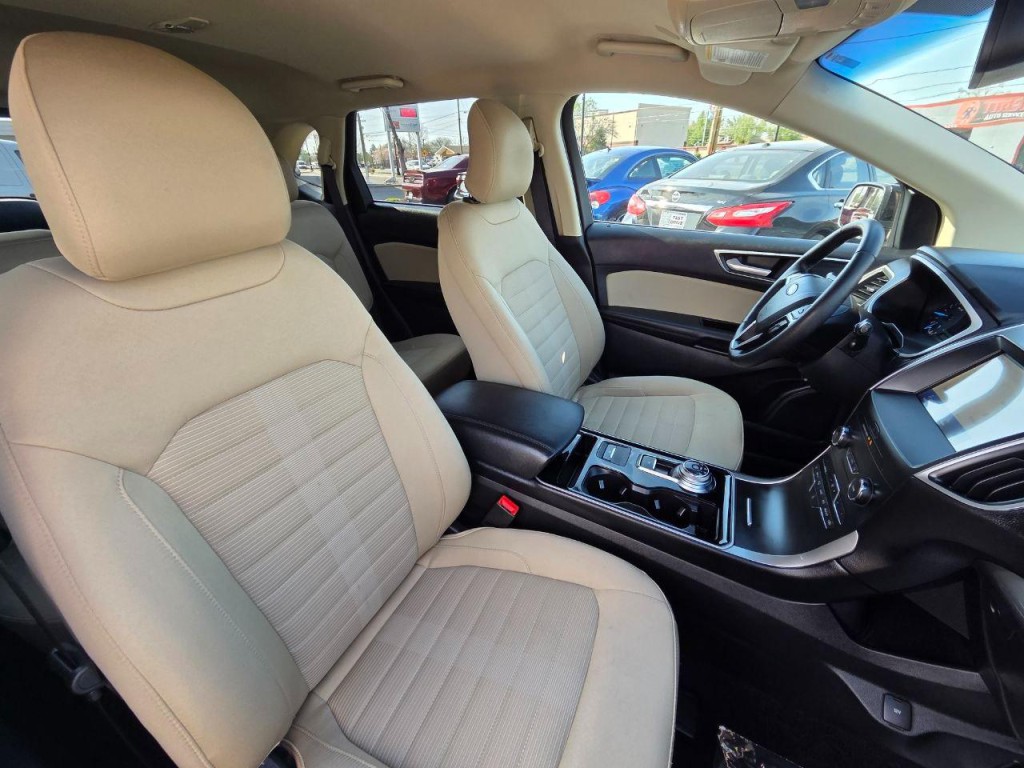 2019 Ford Edge Image 19