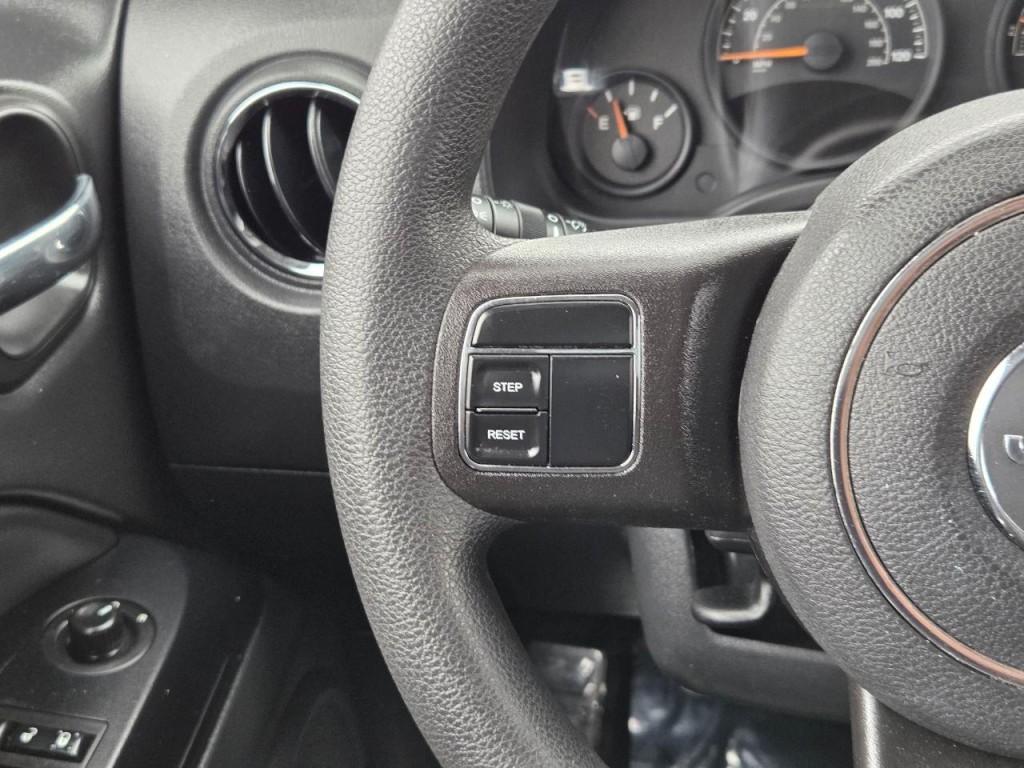2017 Jeep Compass Image 23