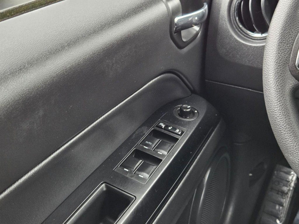 2017 Jeep Compass Image 28