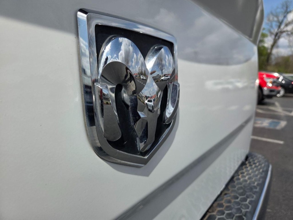 2014 RAM 1500 Image 8