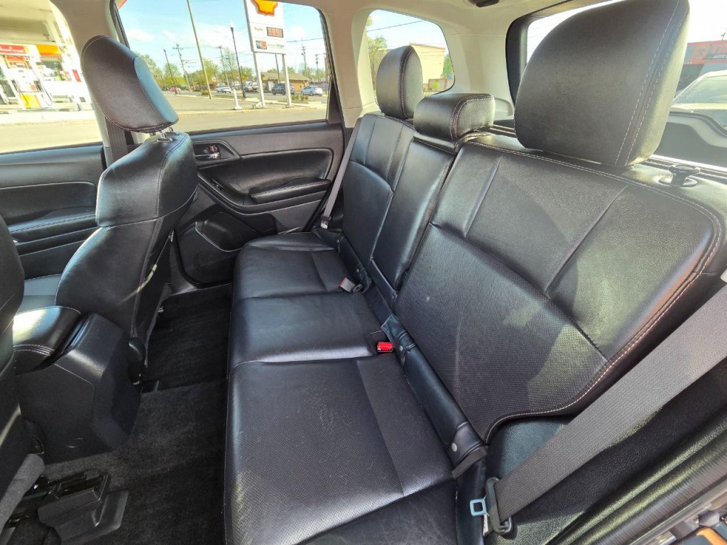 2015 Subaru Forester Image 16