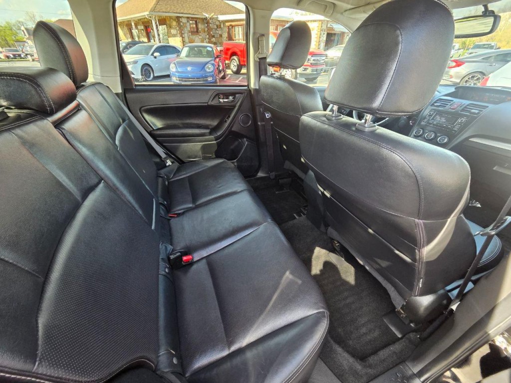 2015 Subaru Forester Image 17