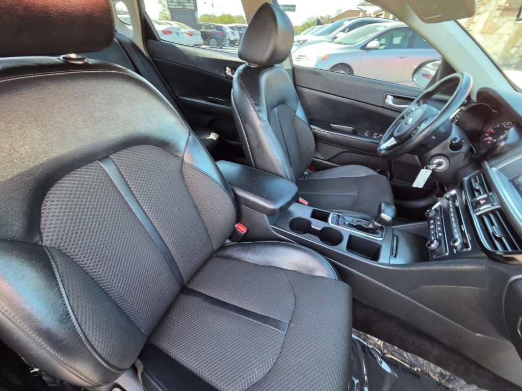 2018 Kia Optima Image 17