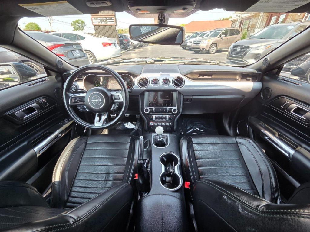 2019 Ford Mustang Image 17