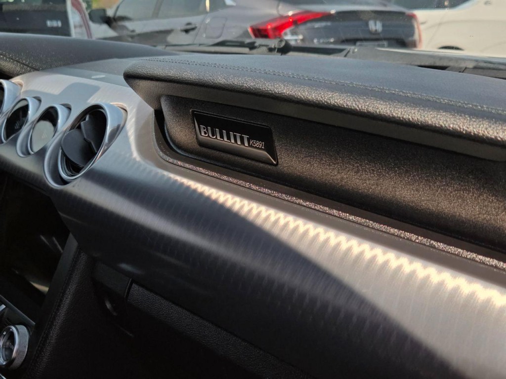 2019 Ford Mustang Image 18