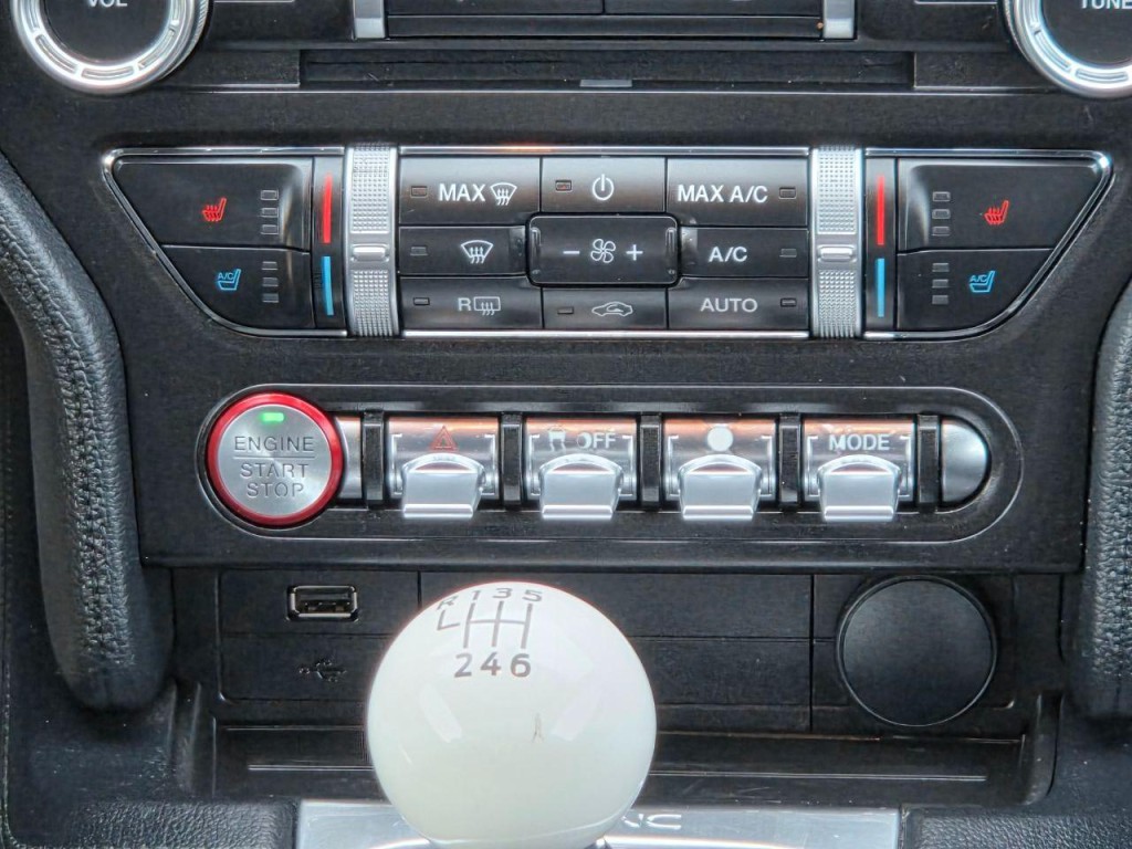 2019 Ford Mustang Image 23