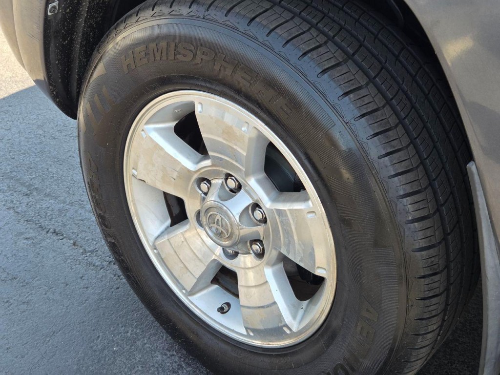 2004 Toyota 4Runner Image 12