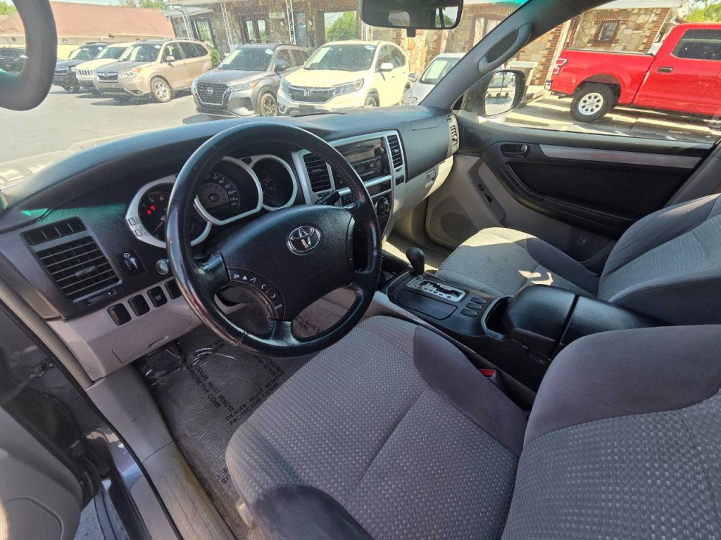 2004 Toyota 4Runner Image 13