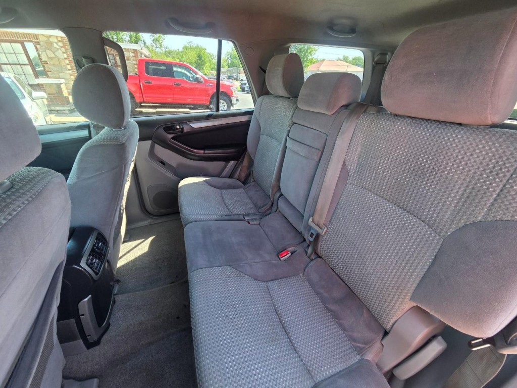 2004 Toyota 4Runner Image 16
