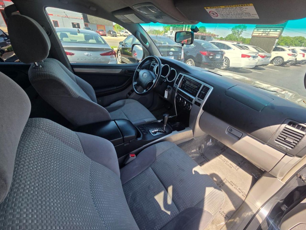 2004 Toyota 4Runner Image 21