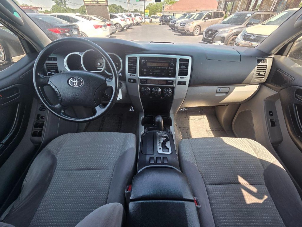 2004 Toyota 4Runner Image 23