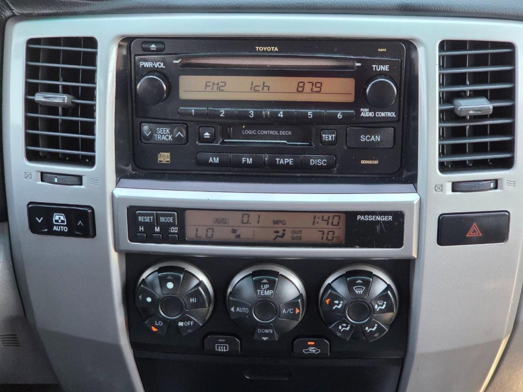 2004 Toyota 4Runner Image 24