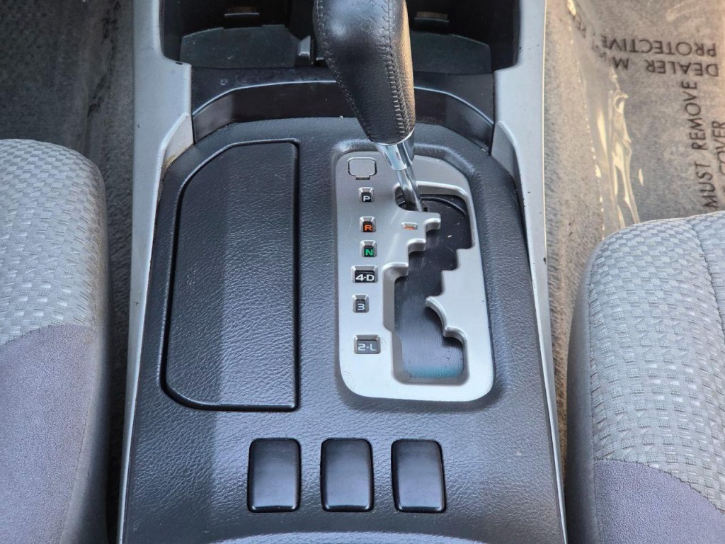 2004 Toyota 4Runner Image 25