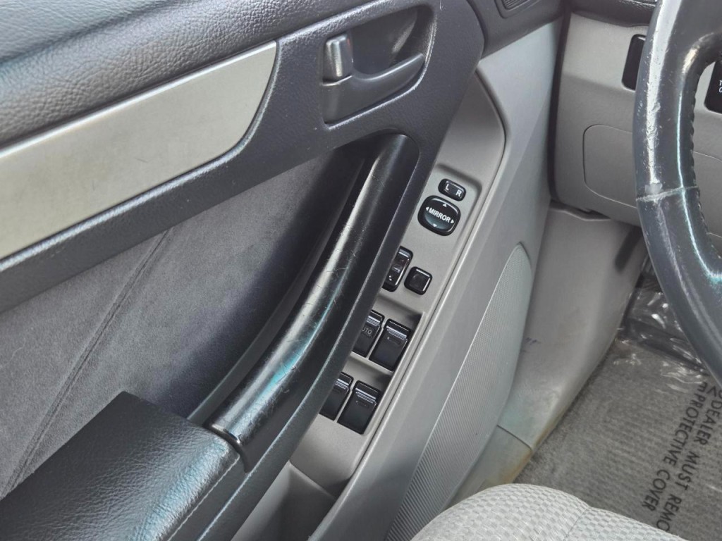 2004 Toyota 4Runner Image 29