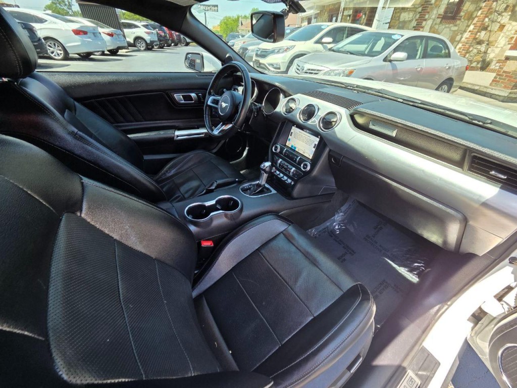 2019 Ford Mustang Image 12