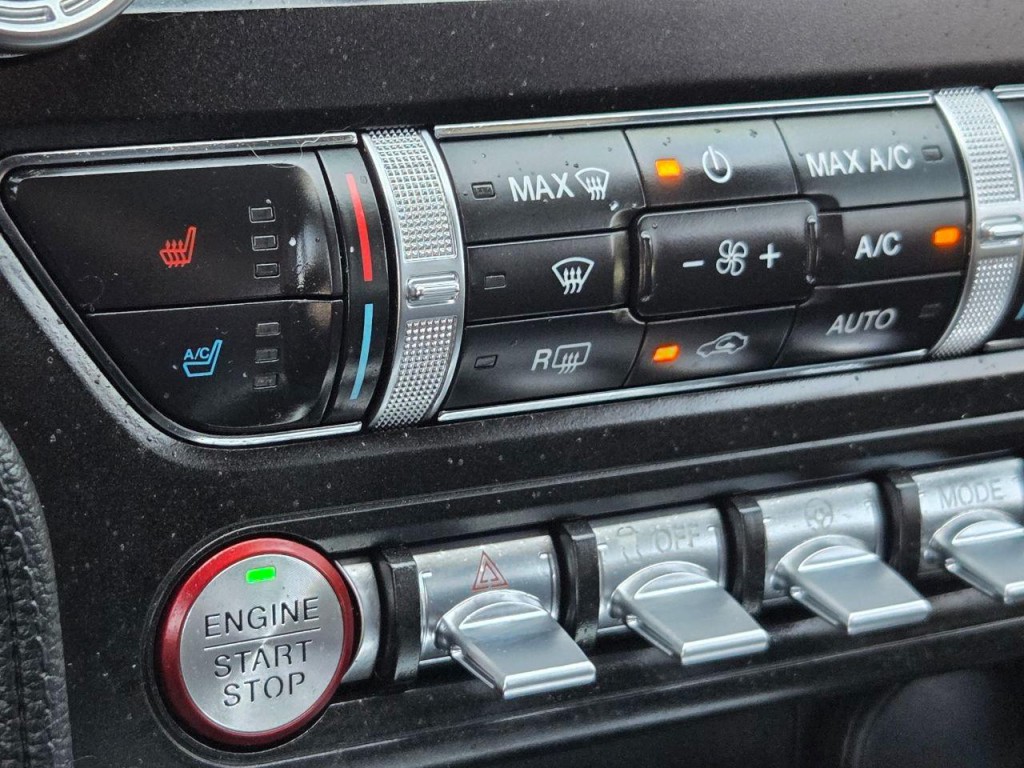 2019 Ford Mustang Image 15