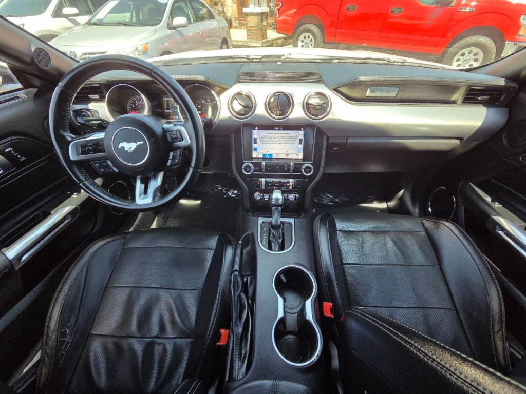 2019 Ford Mustang Image 16