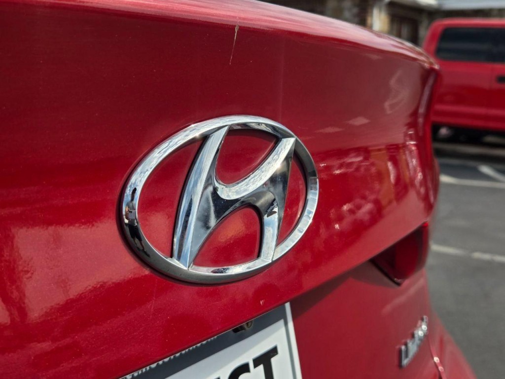 2017 Hyundai Elantra Image 9