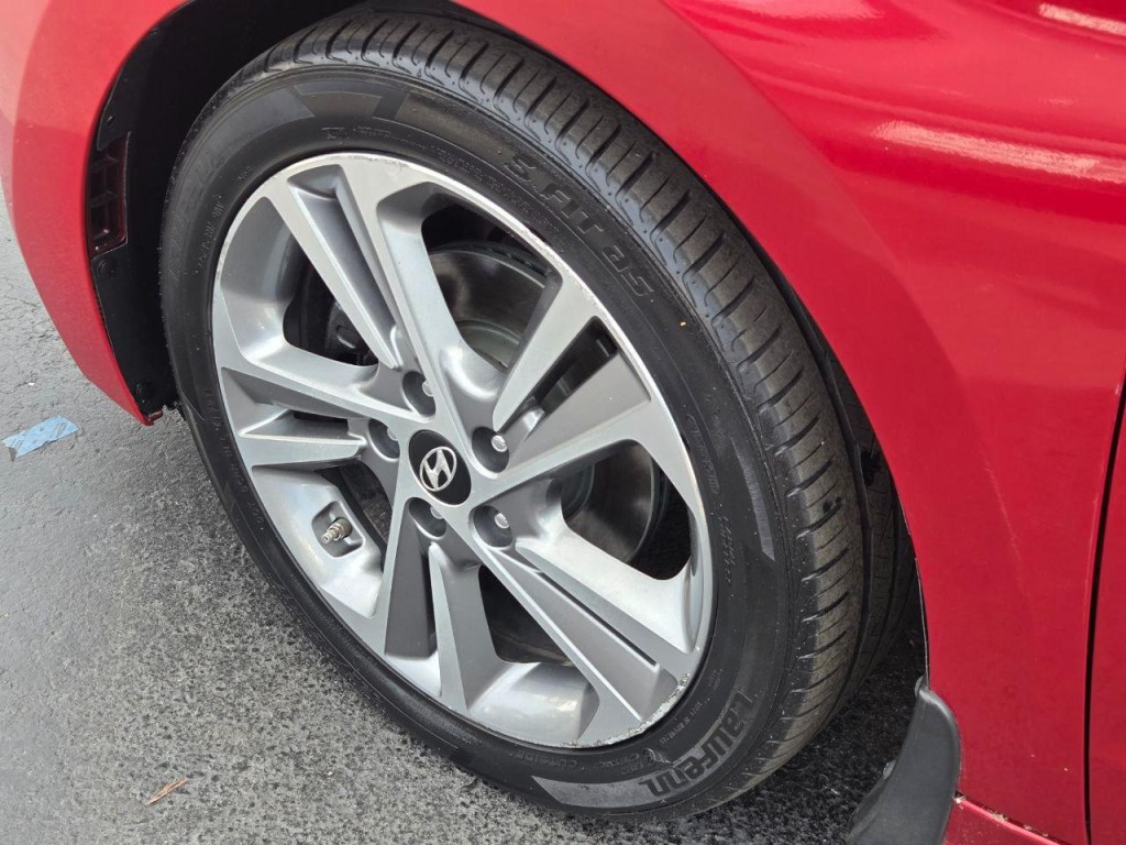 2017 Hyundai Elantra Image 11