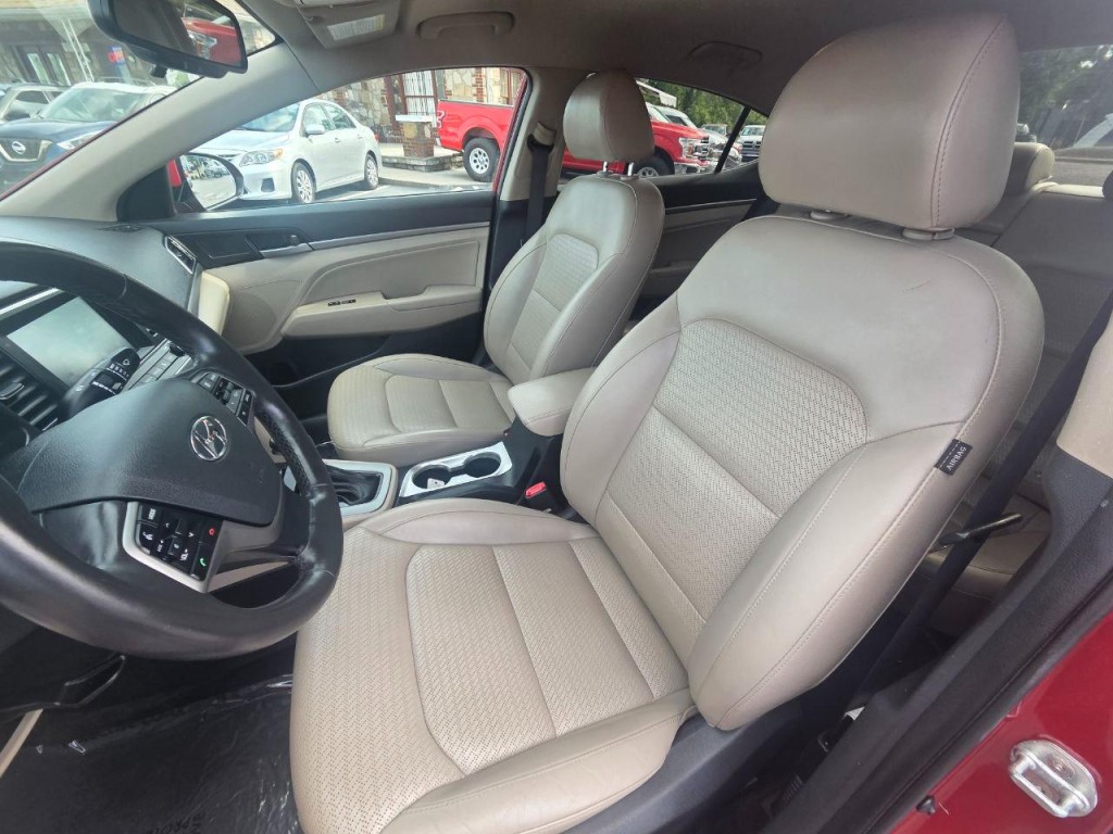2017 Hyundai Elantra Image 13