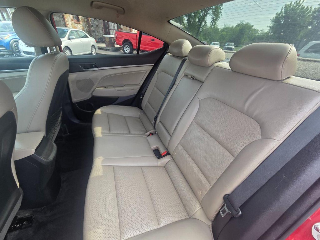 2017 Hyundai Elantra Image 15