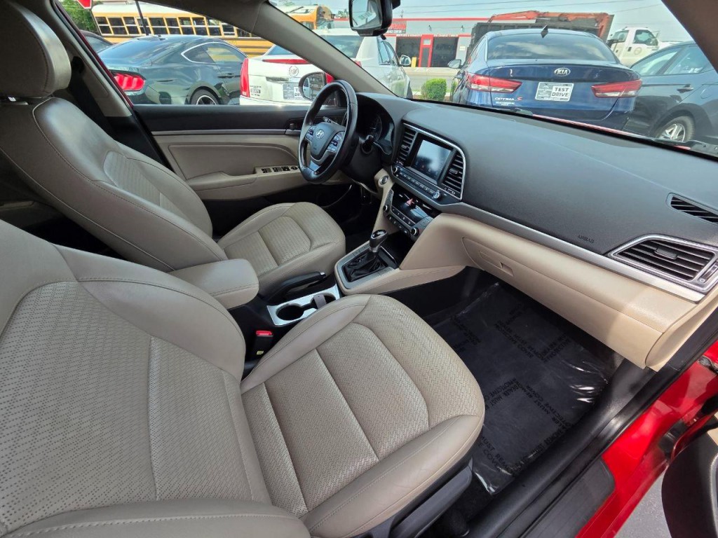 2017 Hyundai Elantra Image 18