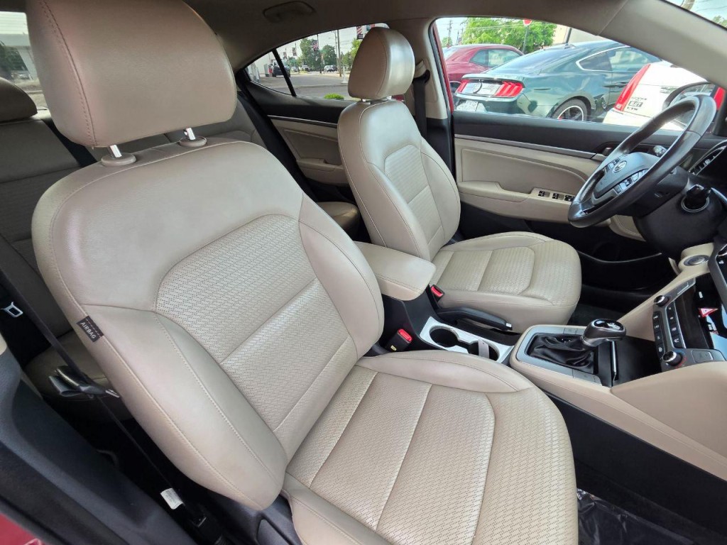 2017 Hyundai Elantra Image 19
