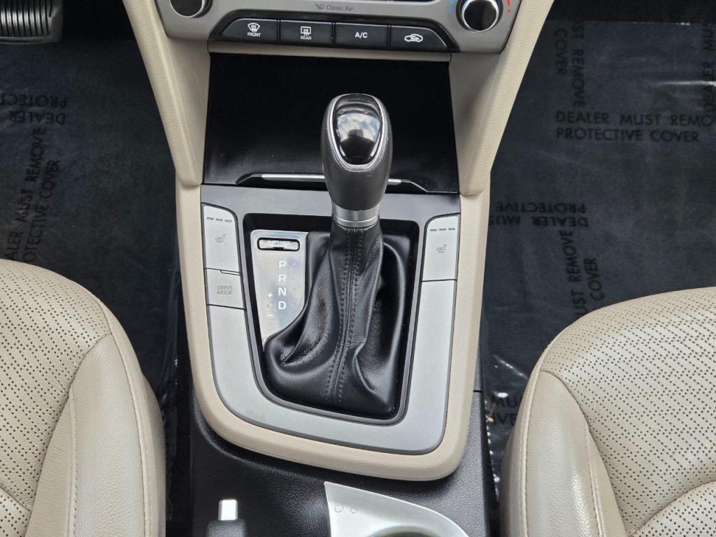 2017 Hyundai Elantra Image 21