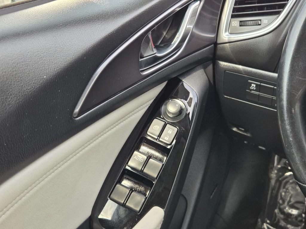 2017 Mazda Mazda3 Image 30