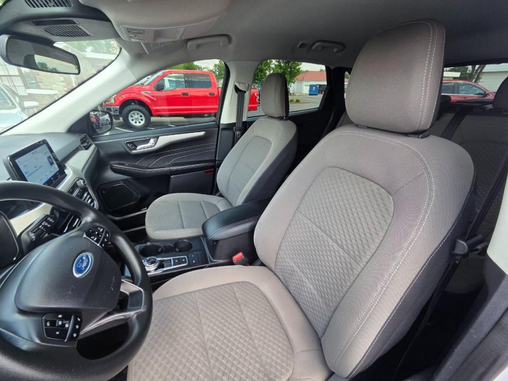 2021 Ford Escape Image 12