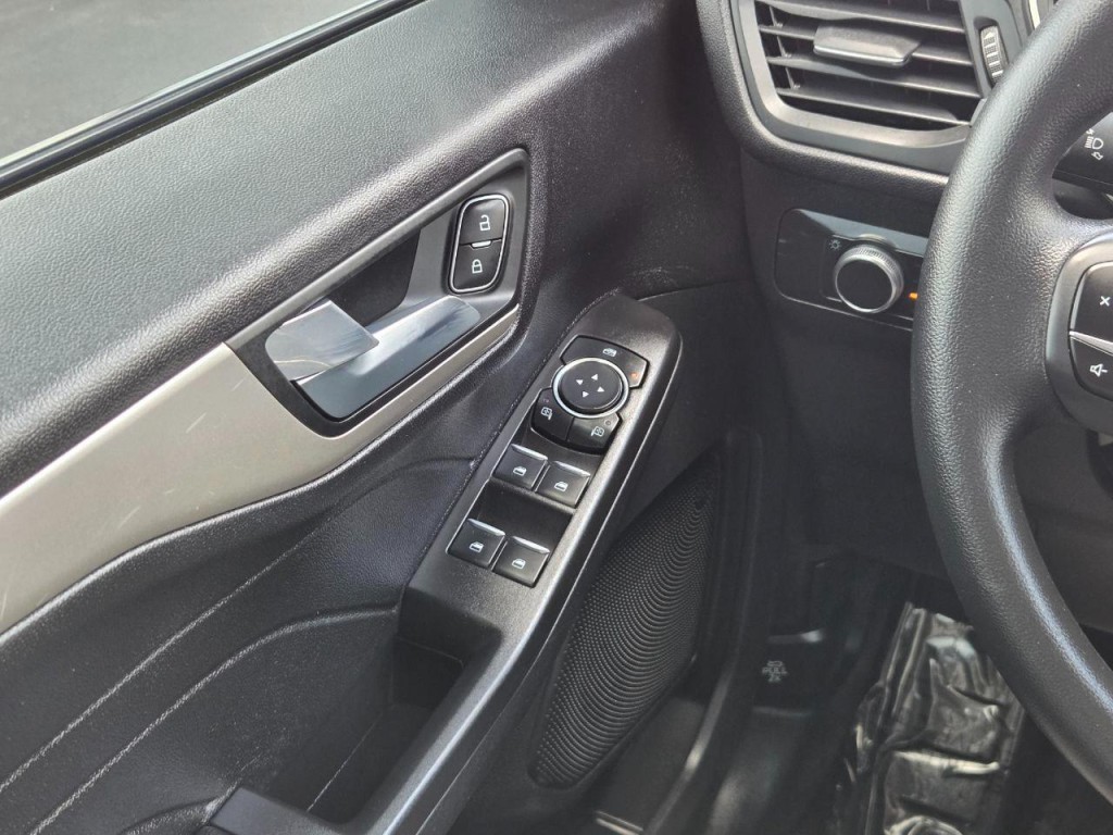 2021 Ford Escape Image 30