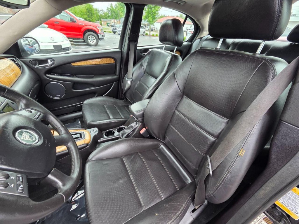 2005 Jaguar X-TYPE Image 12