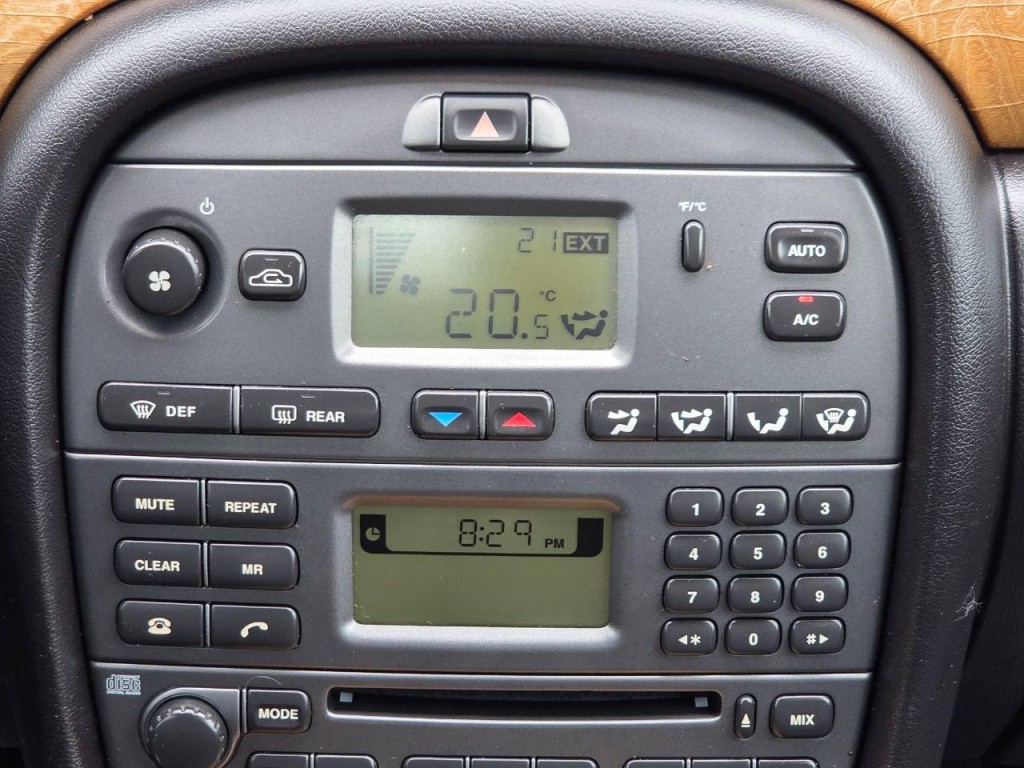 2005 Jaguar X-TYPE Image 20