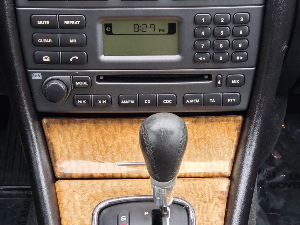 2005 Jaguar X-TYPE Image 21