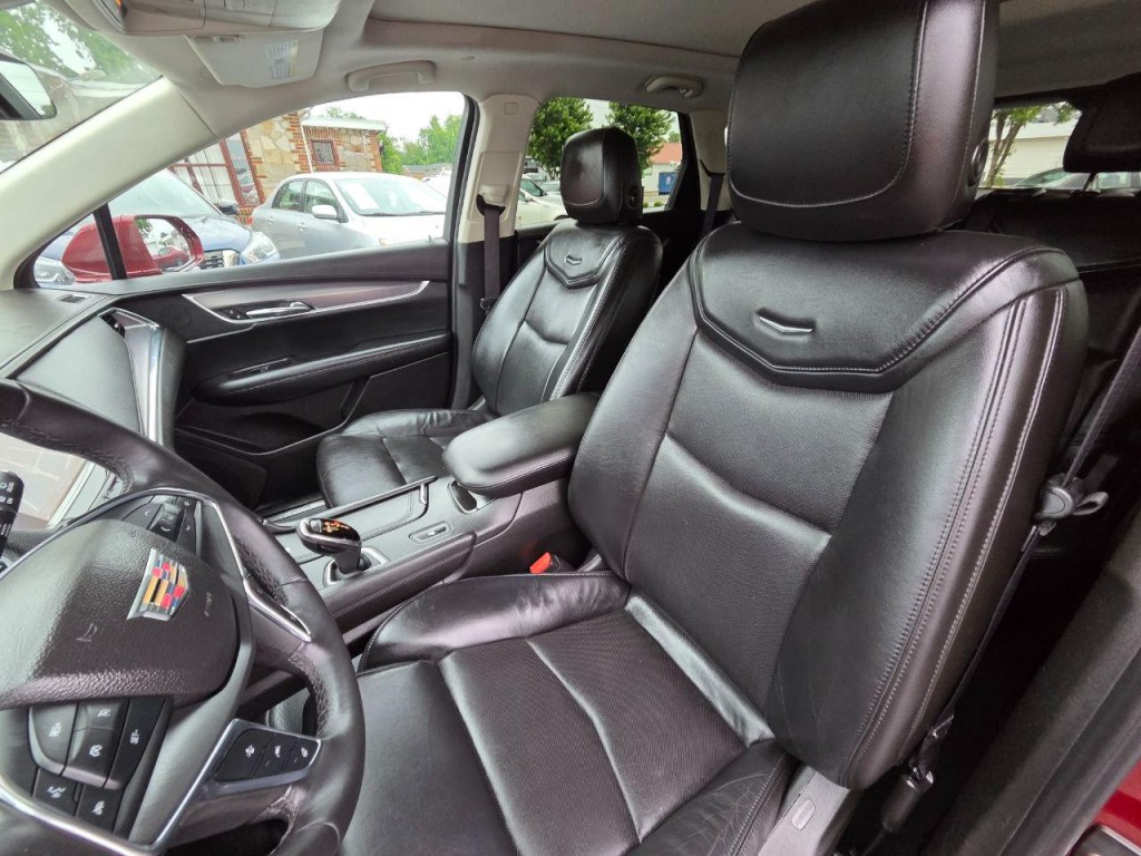 2017 Cadillac XT5 Image 11