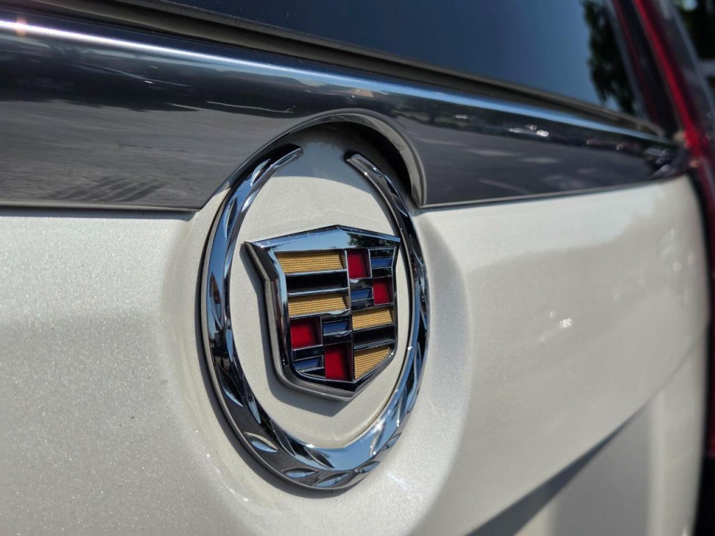 2015 Cadillac Escalade Image 8