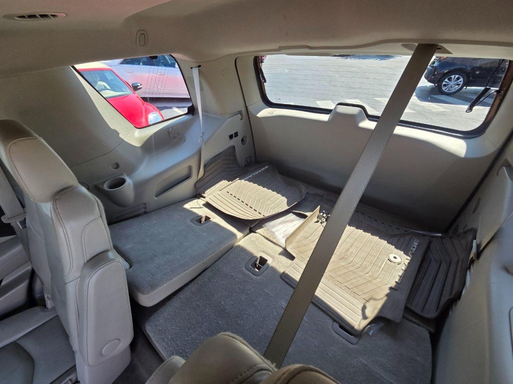 2015 Cadillac Escalade Image 15