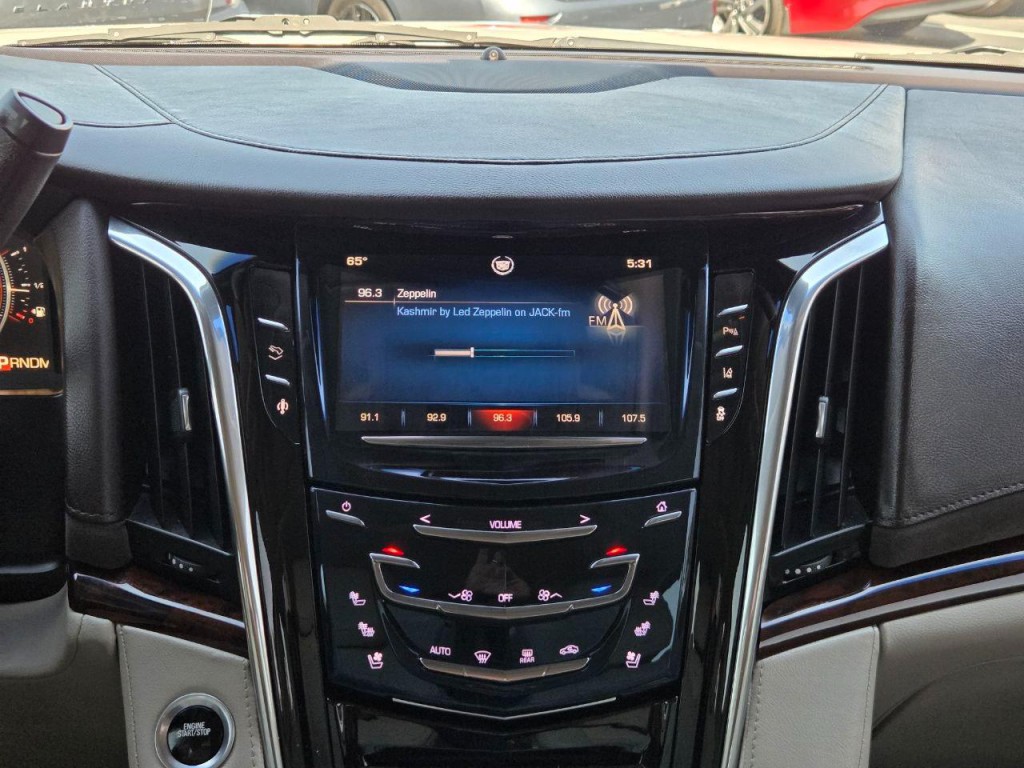 2015 Cadillac Escalade Image 22