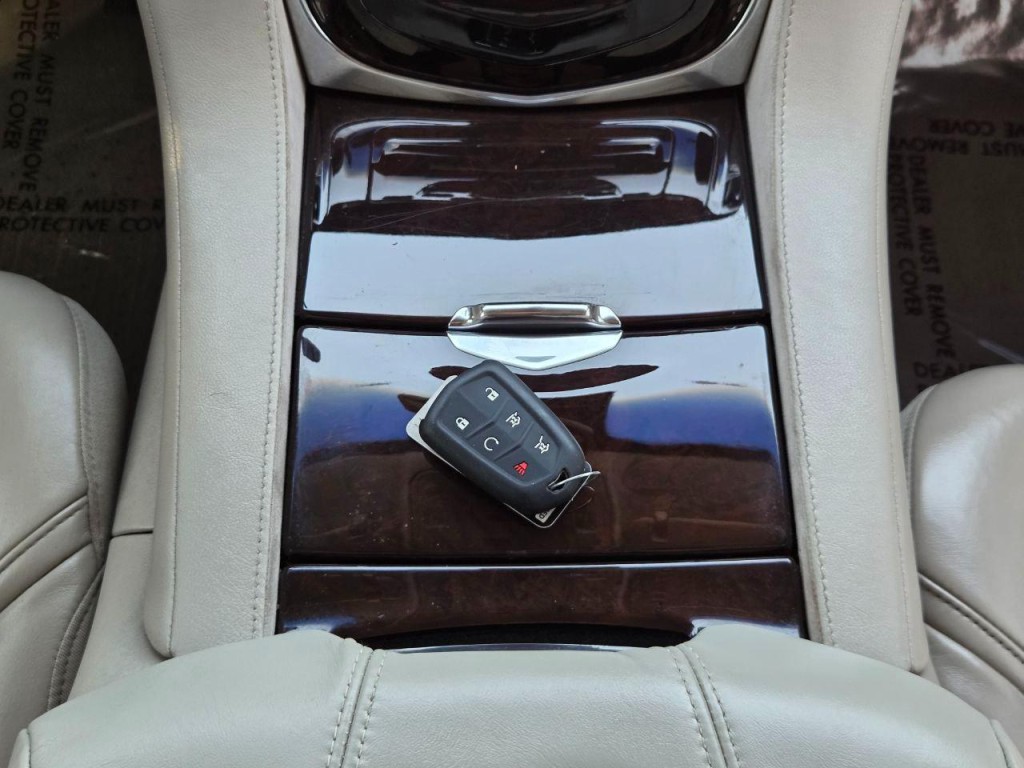 2015 Cadillac Escalade Image 23