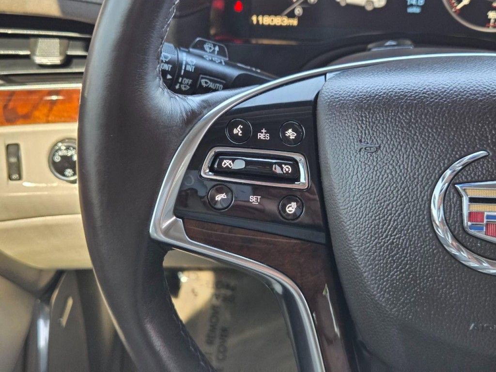 2015 Cadillac Escalade Image 28