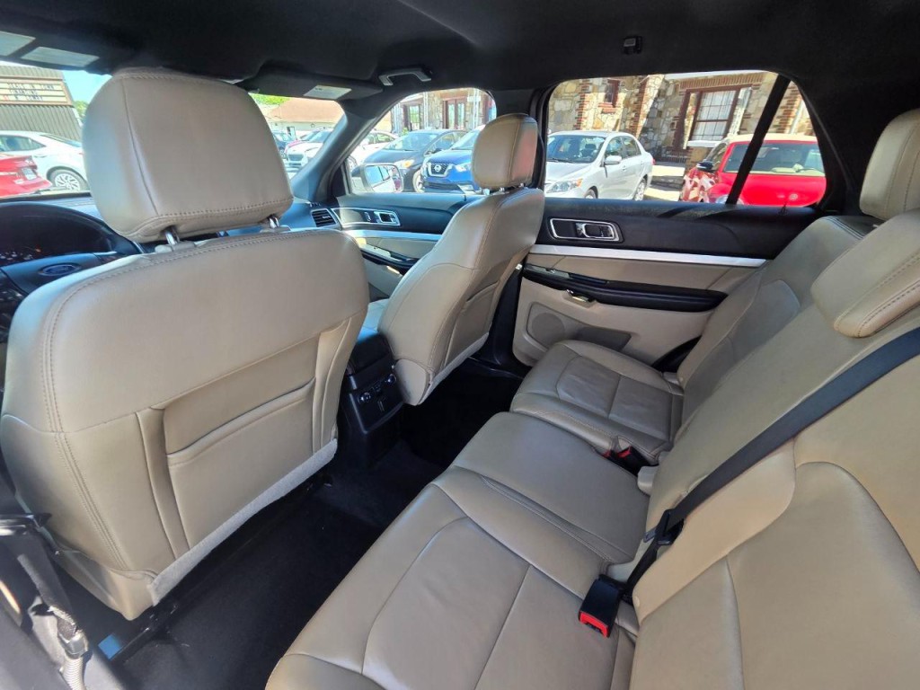 2017 Ford Explorer Image 15