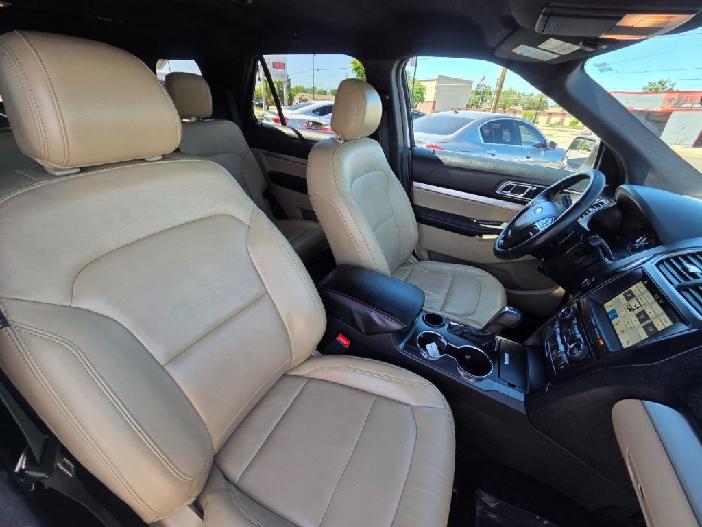2017 Ford Explorer Image 21
