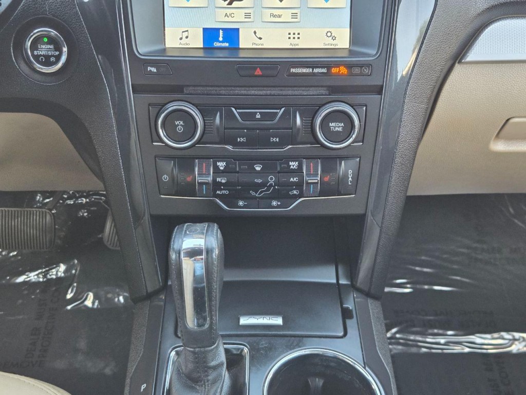 2017 Ford Explorer Image 24